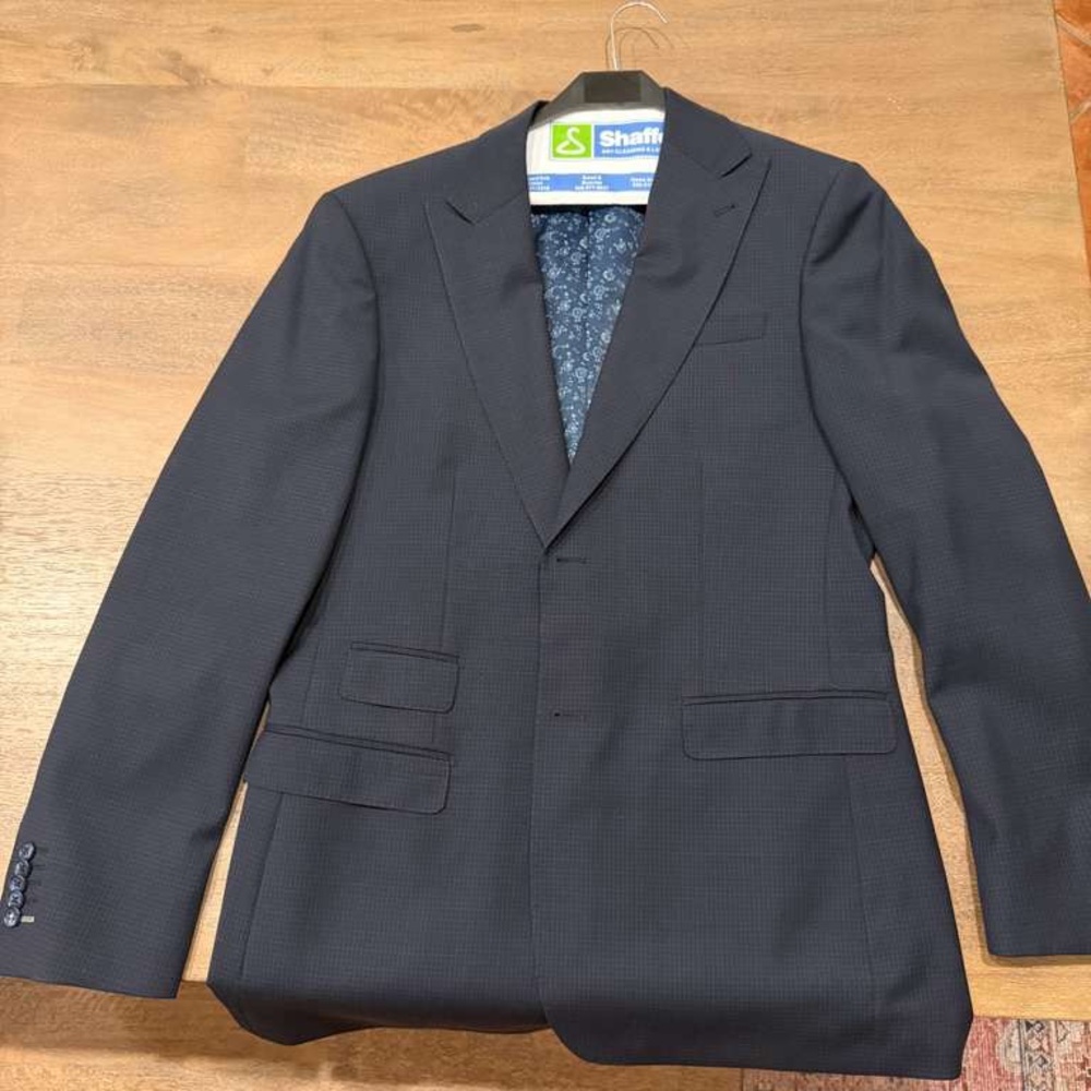 Two 3-Piece Navy Suits (slim fit 40L)